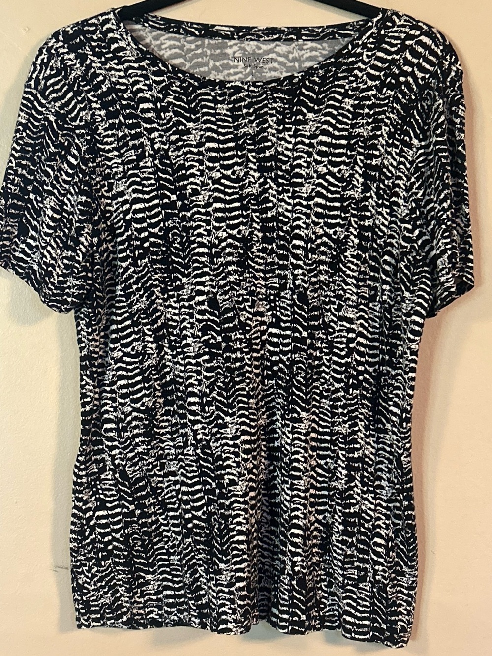 Nine West Soft Spun Black & White Print Top Size L